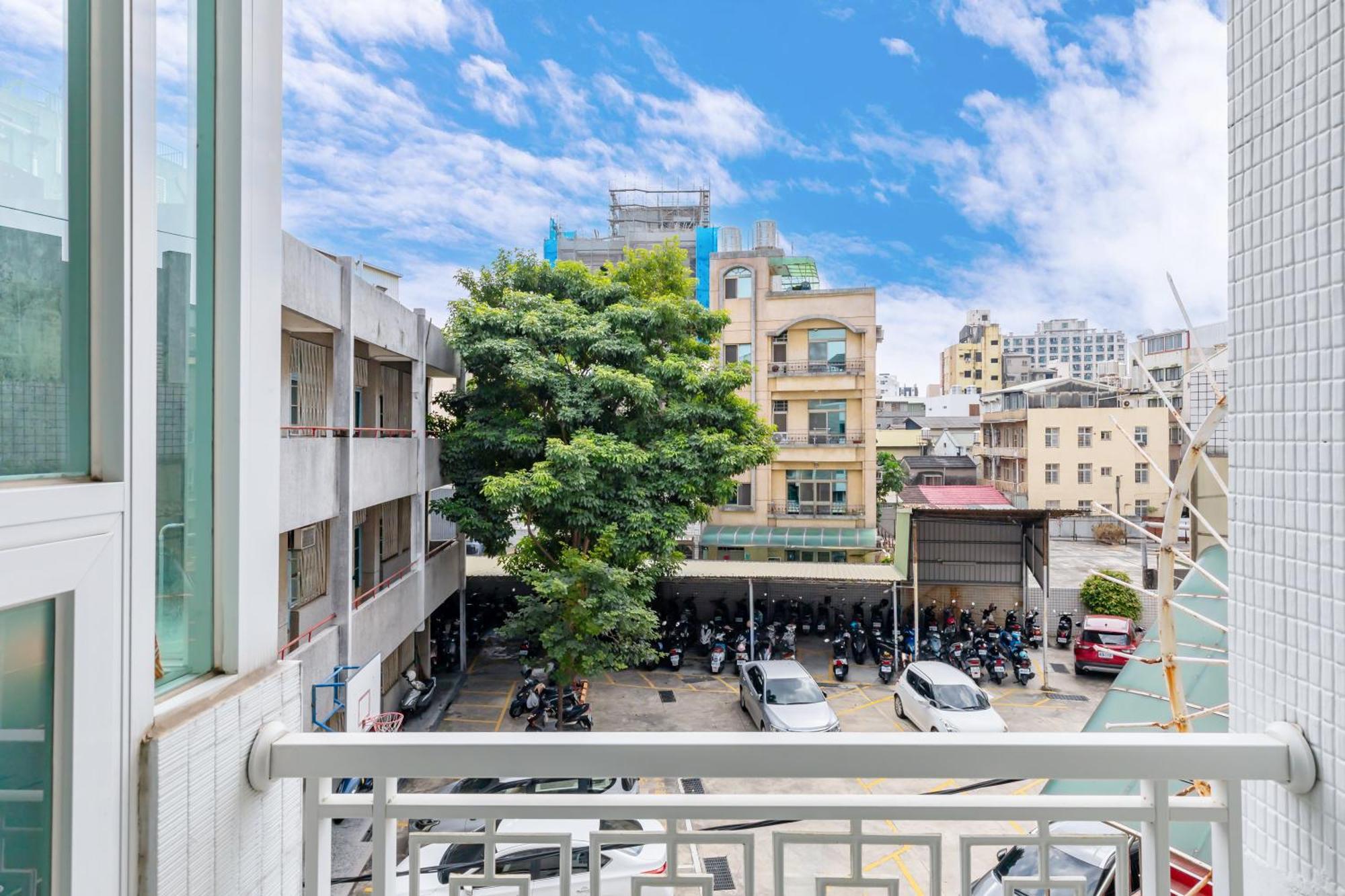 32小巷弄 Hotel Тайнан Екстериор снимка